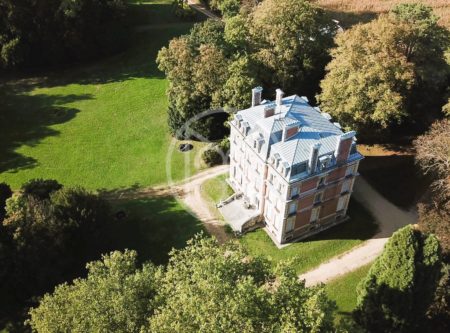 CHÂTEAU XIXe AVEC PARC CLOS AVEC PARC CLOS ET PIECE D’EAU - 20558IF