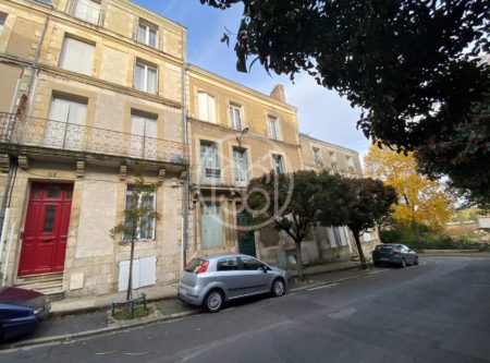 POITIERS-PLATEAU, DEUX APPARTEMENTS DE TYPE II - 9815po