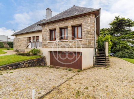 ARCHITECT’S HOUSE AT 15 MIN FROM SAINT BRIEUC - 20317BR