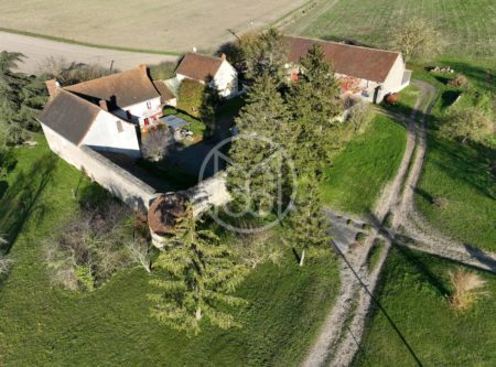 FERME XV-XIXe siècles sur 1,33 HECTARE - 9816PO