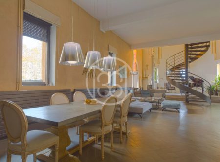 VILLEFRANCHE-SUR-SAONE – Renovated former chapel in triplex - 4728LY