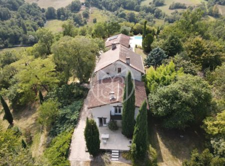 ARIEGE – PROCHE SAINTE SUZANNE – MAISON DE MAITRE – 1HA – PISCINE – VUE SUR LES PYRENEES - 8904TS