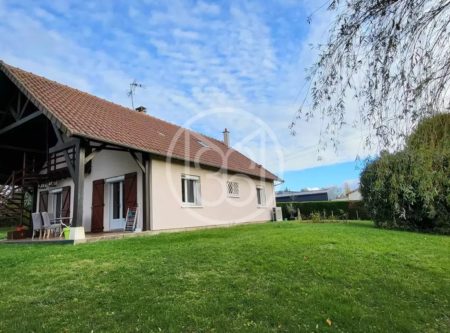 PAVILLON EN EXCELLENT ETAT DANS PARC DE 3750m² - 9800MO