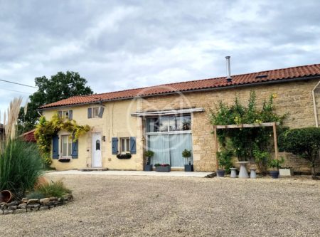 Ancienne ferme rénovée et gite, 4 chambres. - 23253