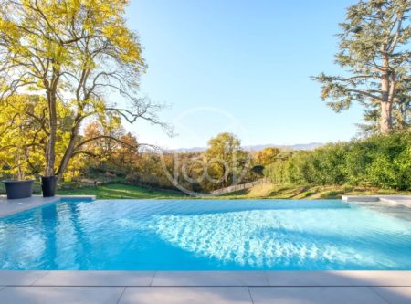 Superb contemporary house TASSIN LA DEMI LUNE - 4734LY