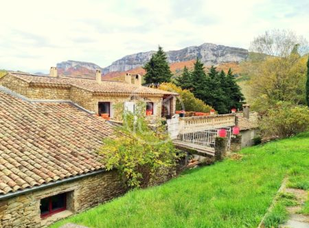 Propriété de 234 m² sur 6 hectares - 4736LY
