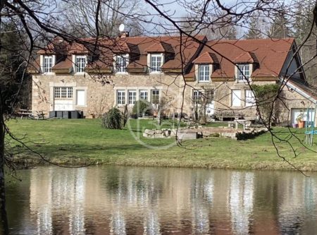 Longère-style property on approx. 13.5 hectares with pond - 1715EL