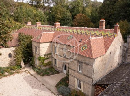 OLD PRIORY, OUTBUILDINGS, 2.6 HA LAND - 1711MHL