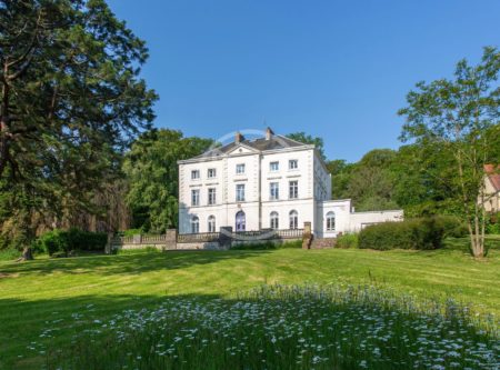 NEAR BOULOGNE – XIXth CENTURY CHATEAU WITH KEEPERS’ HOUSE AND TENNIS - 20425NC