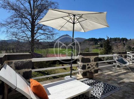 15 minutes from Place de Jaude, renovated 240sqm mansion, 5 bedrooms, stunning views. - 20678AU