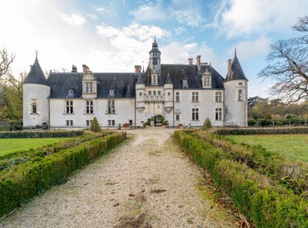 Under Offer Center of France, chateau and outbuildings on a 24ha park - 20602CL