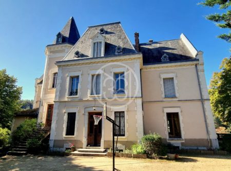 Sumptuous manor house in Annonay - 4766LY