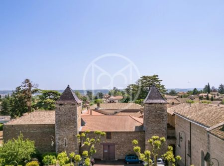 30 min from Lyon centre, Beaujolais – former 13th-century priory - 4680LY3