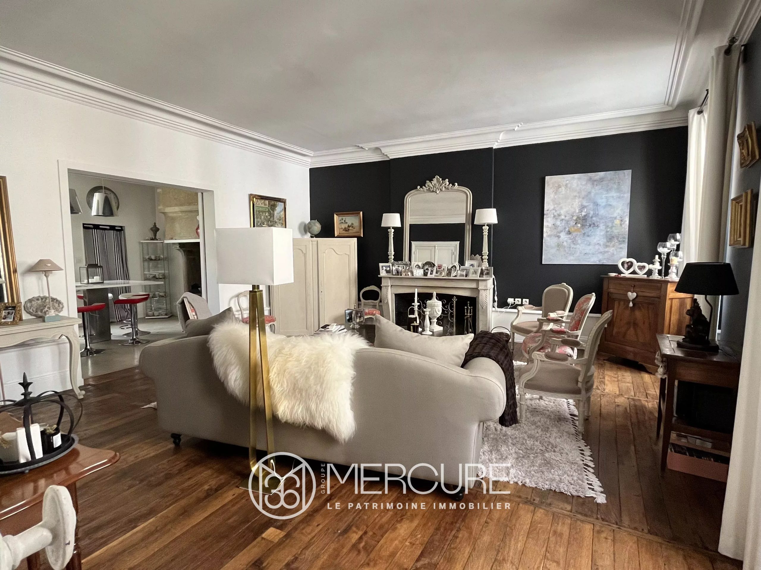 MAISON DE VILLE AVEC JARDIN ET DEPENDANCE - 9726PO