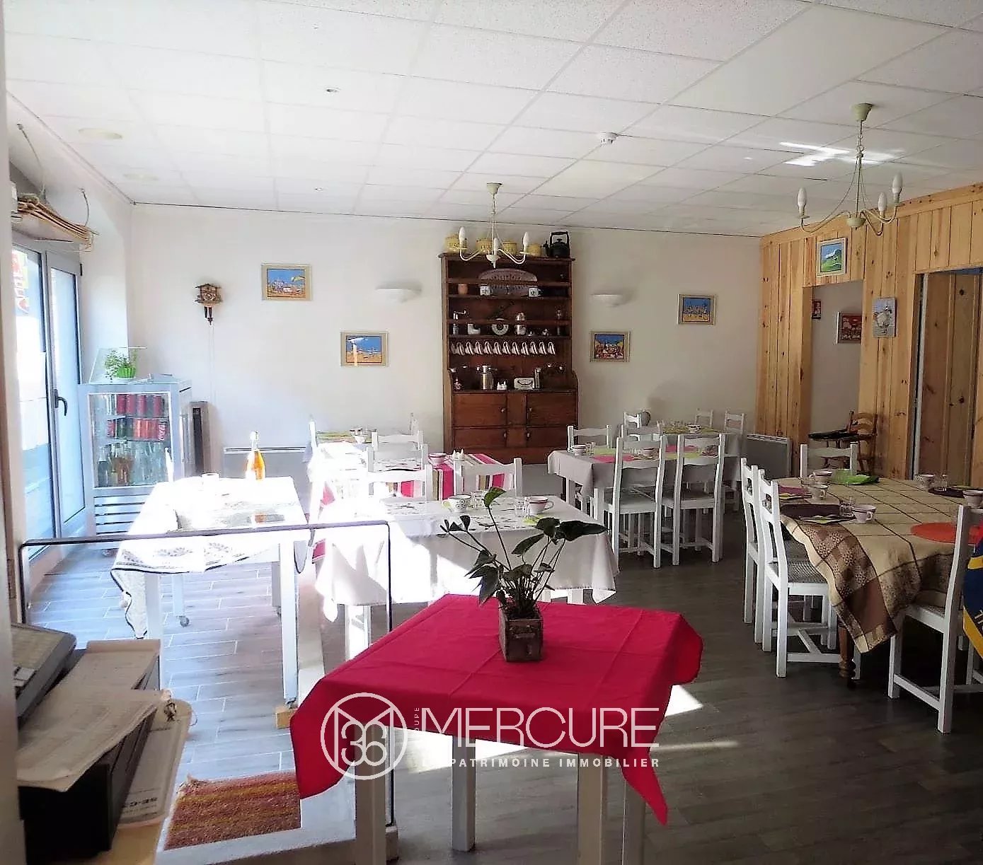 HOTEL RESTAURANT DANS STATION BALNEAIRE - 9932PO