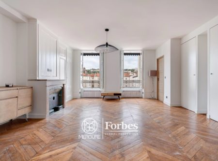 BEL APPARTEMENT T3 – VUE COLLINE FOURVIERE - 4704LY