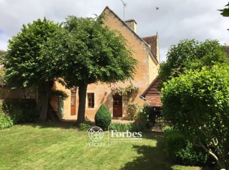 16TH RENOVATED HOUSE WITH GARDEN AND GARAGE - 19905NO
