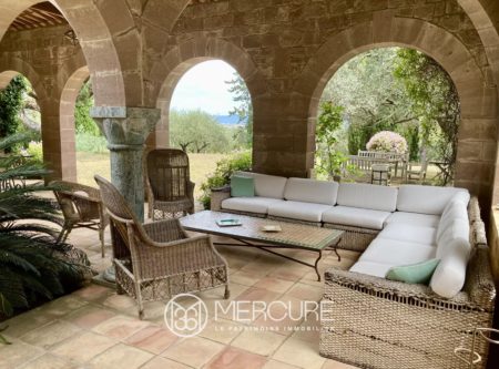 PROPRIETE DE GRANDE CHARME - 20696CA