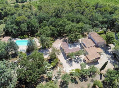 ELEGANT RESTORED PROPERTY IN THE HEART OF A SUPERB MEDITERRANEAN ENVIRONMENT OF MORE THAN 2 HECTARES. - 19906LR