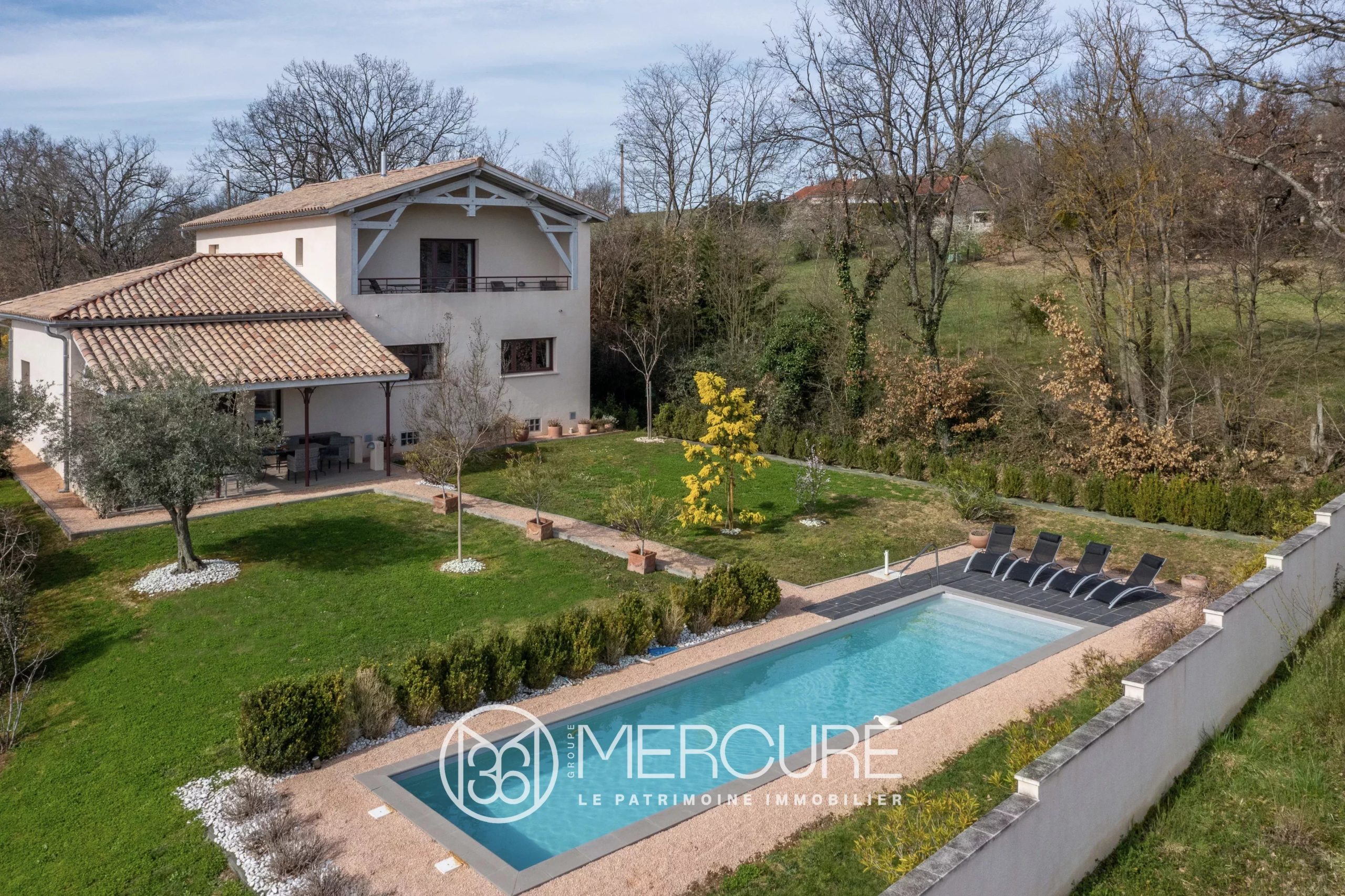 SUPERBE VILLA DE GRAND STANDING – JARDIN PAYSAGER - 8775TS