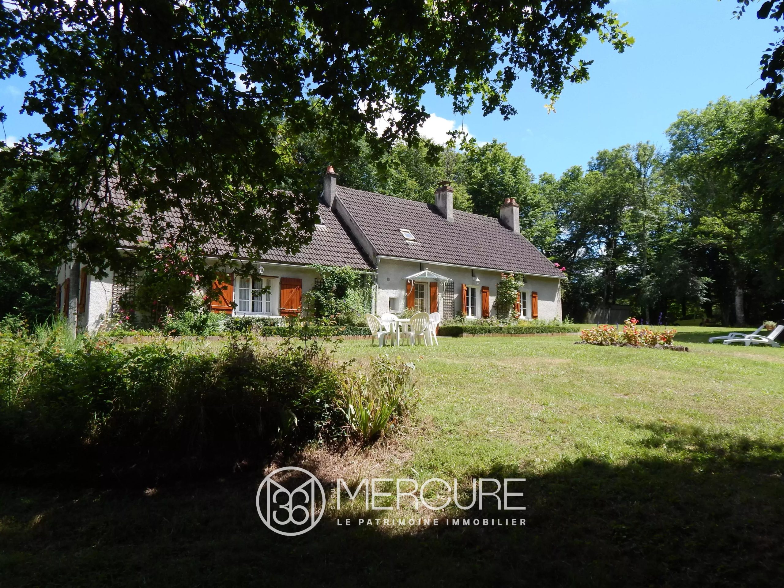 PARADIS AU BORD DE L&rsquo;EAU - 8931mo