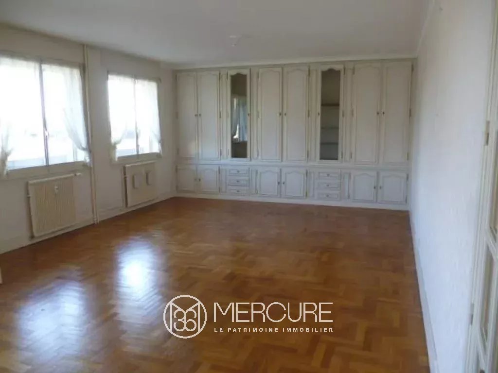 Limoges quartier Mairie T4 de 103 m² + garage 3 voitures - 36va