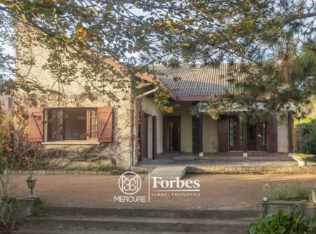 Craponne Centre – Family house of 229 m² and basement 145 m² and beautiful garden of 2 214 m². - 4852LY