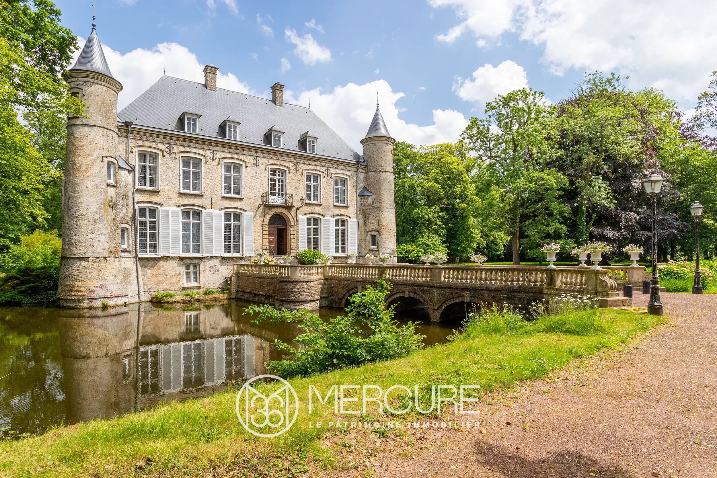 REMARQUABLE CHÂTEAU – MAISON DE GARDIEN, TENNIS - 20824NC