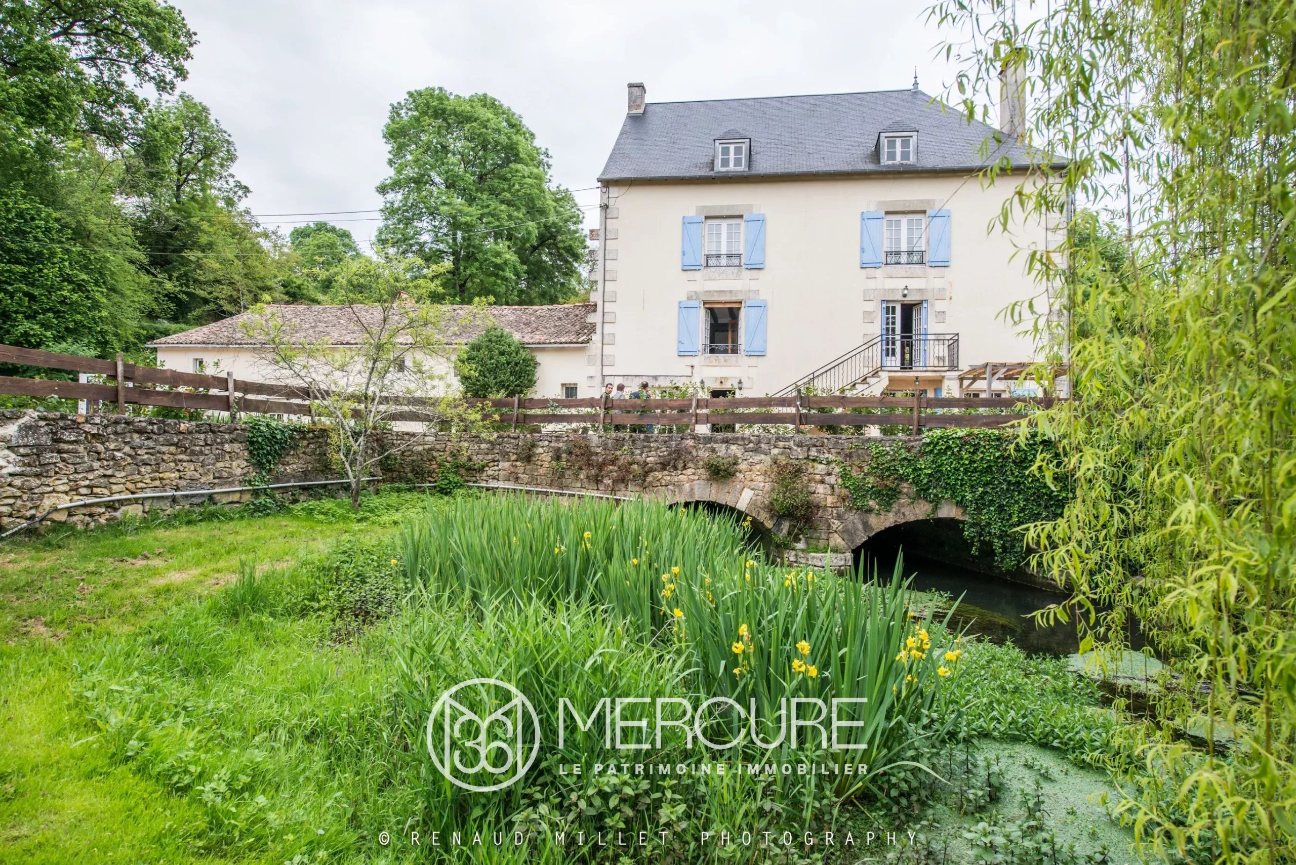 Très beau Moulin dans un écrin de verdure - 23111