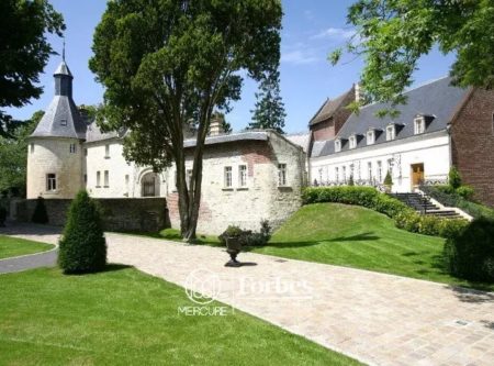 NORD – CHÂTEAU AVEC UNE CAPACITE HÔTELIÈRE IMPORTANTE - 62277NC