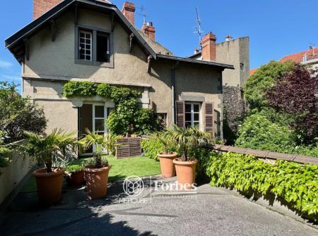 Belle maison bourgeoise du début du XXe, centre-ville, au calme et proche toutes commodités - 20761AU