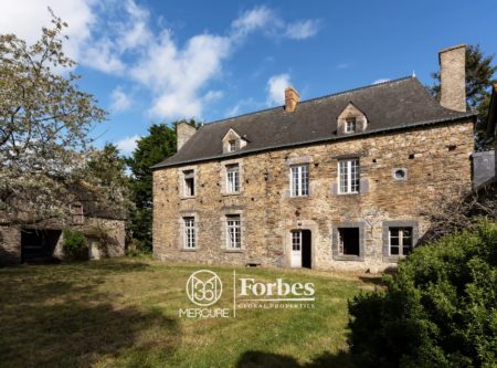 Exclusivité, Aux portes de La Gacilly, Manoir du XVe siècle, dépendances et sa chapelle - 21182BR