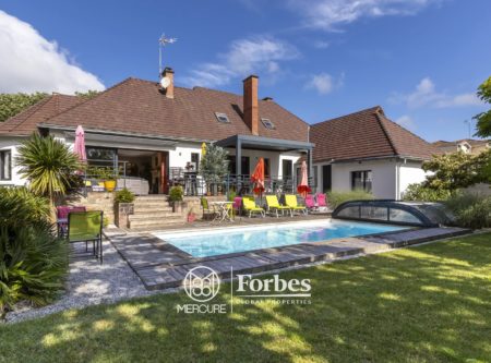 Challans – character property - 20795VE
