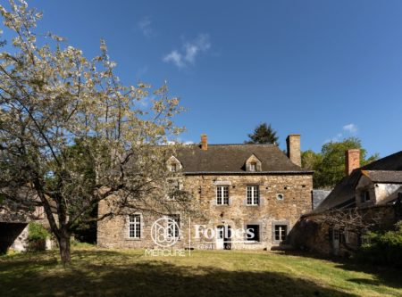 Exclusivité, Aux portes de La Gacilly, Manoir du XVe siècle, dépendances et sa chapelle - 21182BR