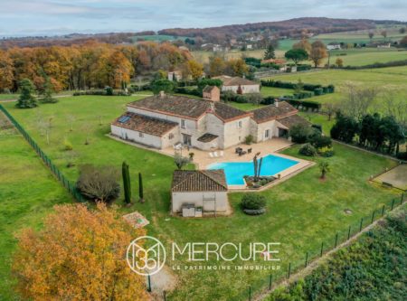 RESTORED PROPERTY WITH A SWIMMING POOL - 8718TS