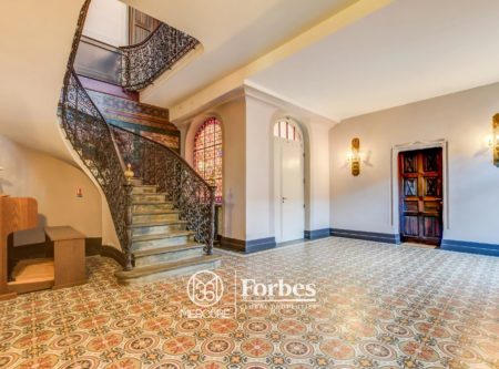 3-ROOM FLAT DUAL PURPOSE IN A LISTED HISTORIC CHATEAU - 9098TS