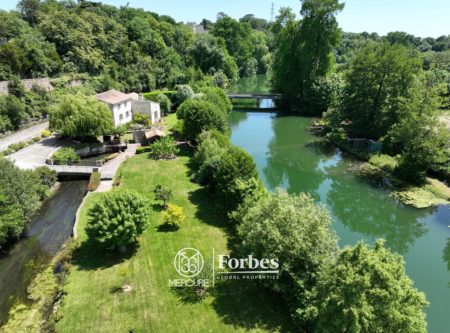 PROPERTY BORDED BY THE RIVER - 10149PO