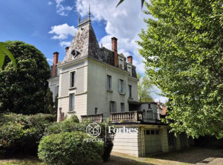 ISERE – MORESTEL – MAISON DE VILLE DE 261,65  M² SUR TERRAIN  DE 6 700 m² - 4864LY