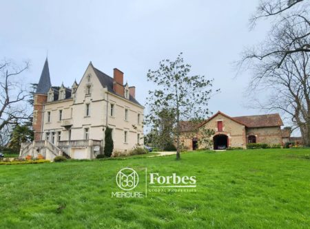 Au coeur du Bourbonnais, manoir XIXeme en excellent état sur 5.2ha - 21226AU