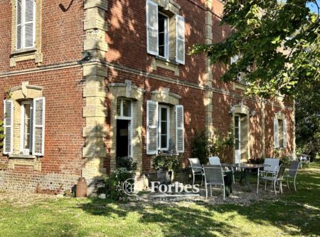 CALVADOS – MANOIR ENTOURE DE 17 HA AVEC DEPENDANCES ET BOXES - 20816NO