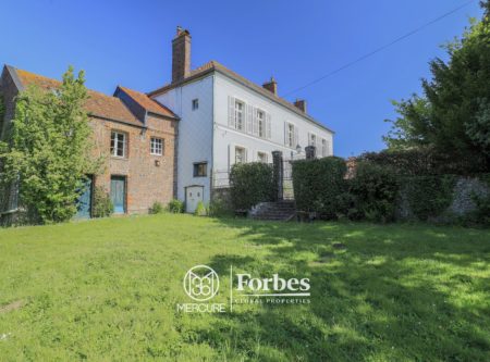 Près de Montreuil-sur-mer, Manoir et dépendances - 21044NC