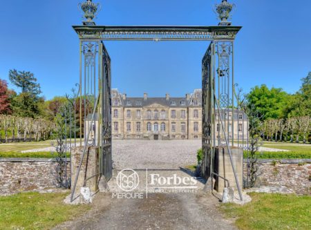 Très élégant château XVIIIe – ISMH - 21198NO