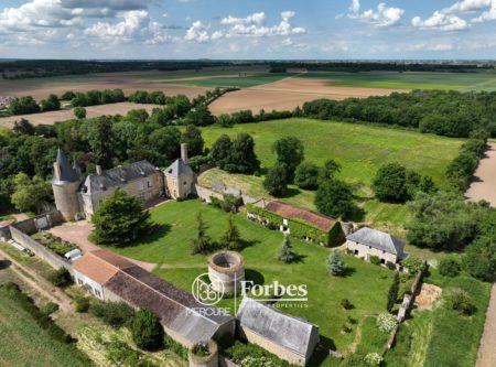 OUTSTANDING LISTED CHATEAU - 10133PO