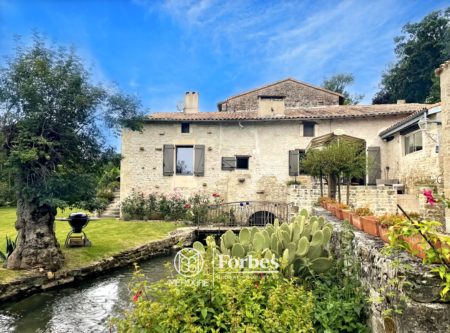 PROPERTY BORDED BY THE RIVER - 10149PO