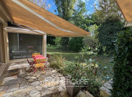 Beautiful single-storey house 300 sqm, land 3000 sqm, 4 bedrooms with terrace, flower garden, double garage - 21053AU