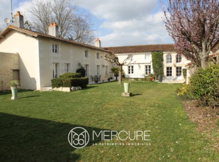 RENOVATED CHARACTER HOUSE WITH SPA - 8537PO