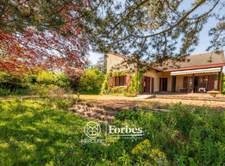 Craponne Centre – Maison de famille de 229 m² et sous-sol 145 m², beau jardin de 2 214 m² - 4852LY