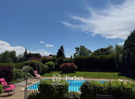 Maison de famille avec terrasse et piscine sur un terrain de 1848m2, à 12 min de Clermont-Ferrand - 21213AU