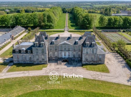 Très élégant château XVIIIe – ISMH - 21198NO