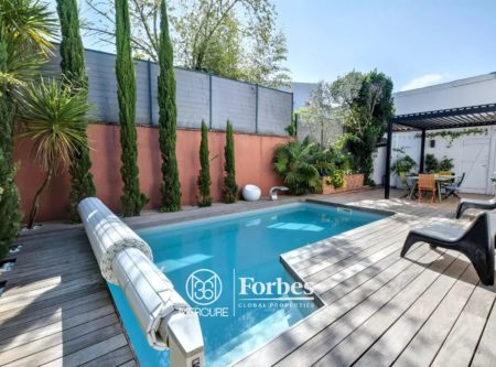 BEAUTIFUL TOWN HOUSE – GARDEN AND POOL - 9134TS